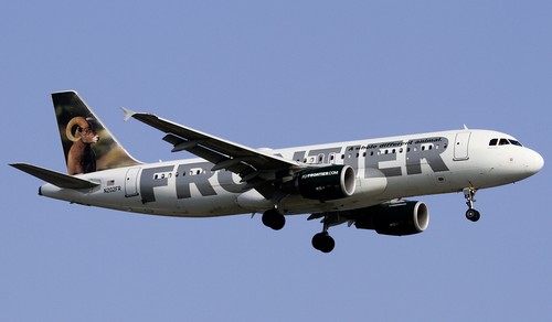 самолет Frontier Airlines